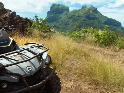Quad Can Am ATV vue arrière aventure Bora Bora