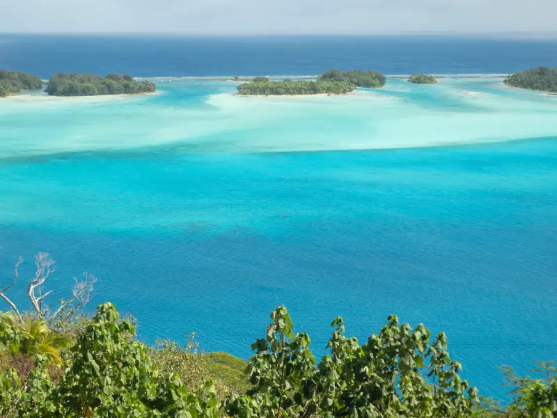 Quad ATV sur sentier montagne avec vue panoramique sur le lagon de Bora Bora